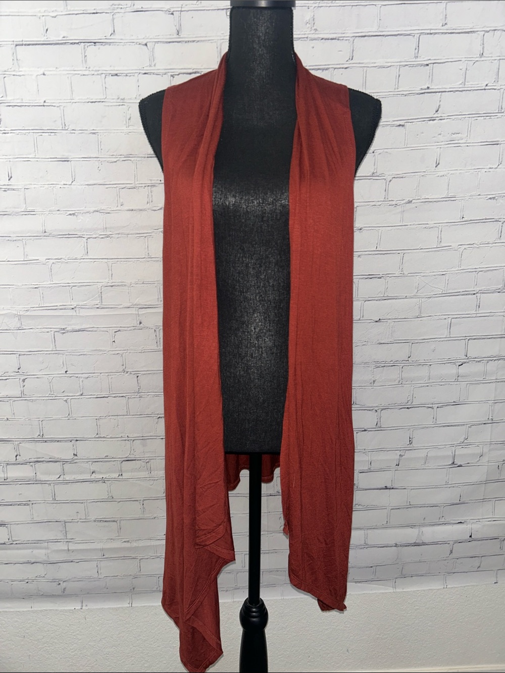 Zenana Women's Rust Wide-Leg Pants & Sleeveless Drape Vest Set. Size lg/ xl - Picture 2 of 5